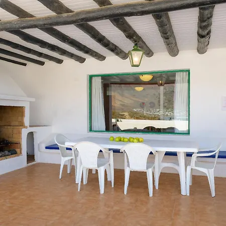 Caracolillos, La Casa Chalet